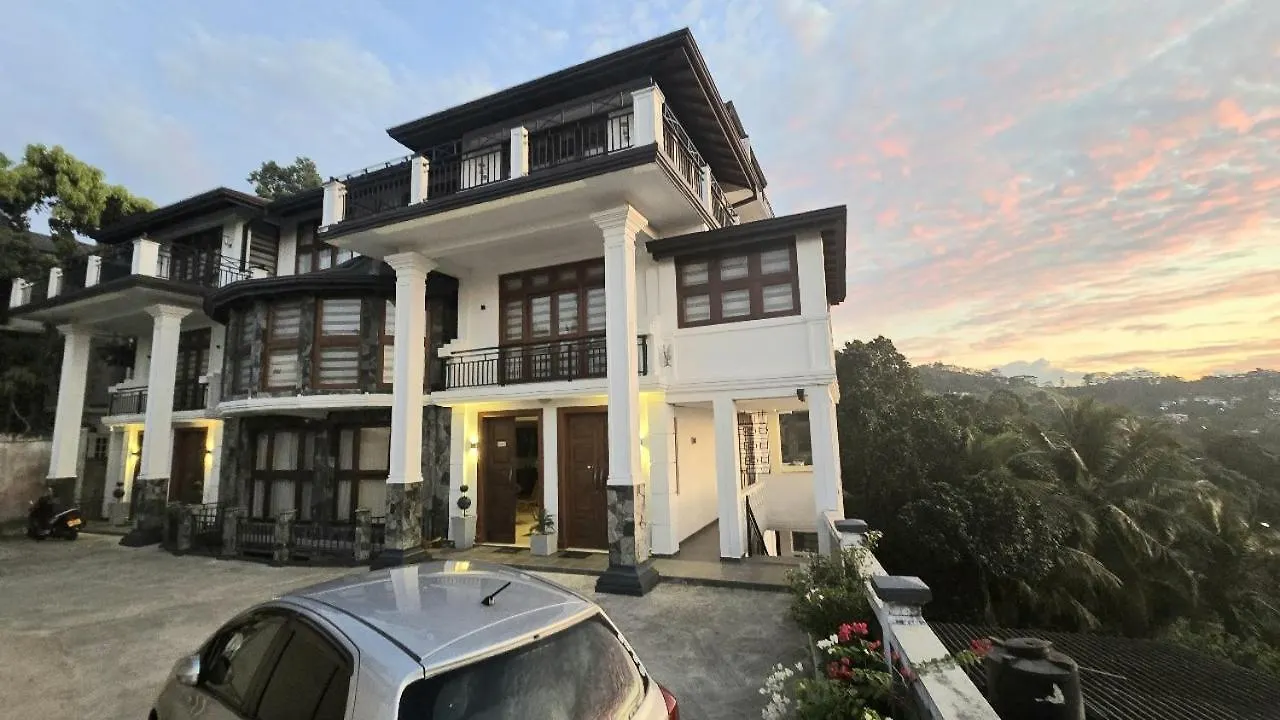 Golden King Residence Канди 0*,